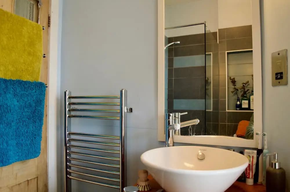 Bright 1 Bedroom Apartment At The Shore - photo 6
