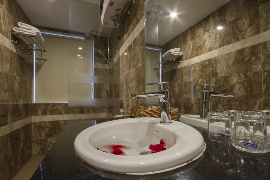 Sapphire Hotel - photo 8