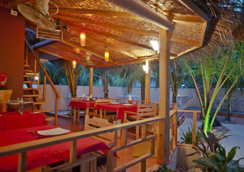 Stingray Beach Inn - photo 27