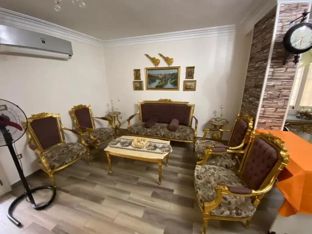 nora's apartment - photo 3