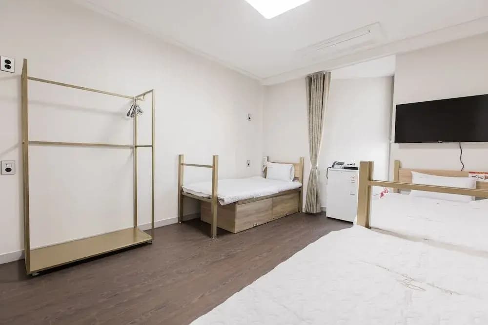 Shining Glory House - Hostel - photo 7