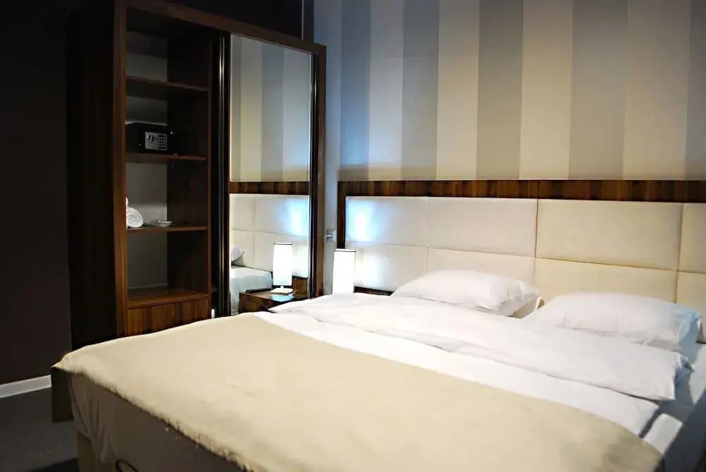 Hotel West - photo 5