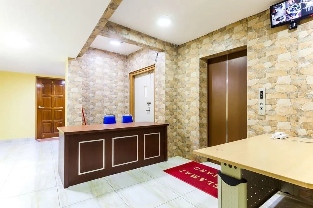 Everest Hotel by OYO Rooms - photo 12
