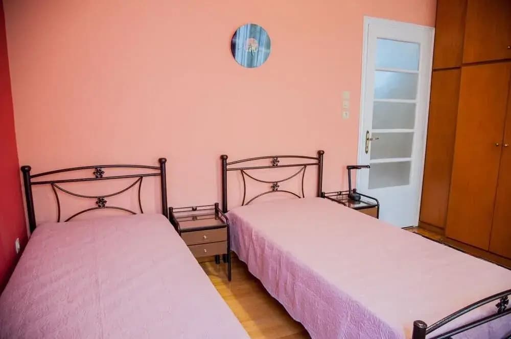 Bright Apt In Thisseio - photo 3