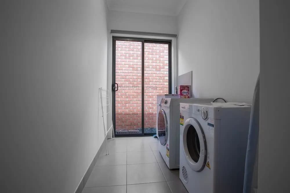 Comfy And Warm Home In Point Cook - photo 4