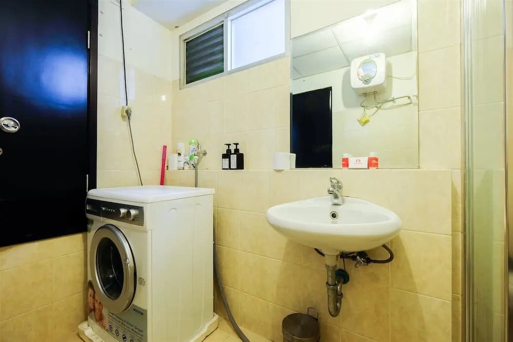 Pool View @ The Wave Apartment near Epicentrum Kuningan - photo 7