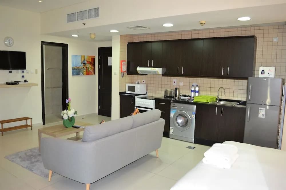 Sea view furnished STUDIO with balcony in Marina - JMI - photo 13