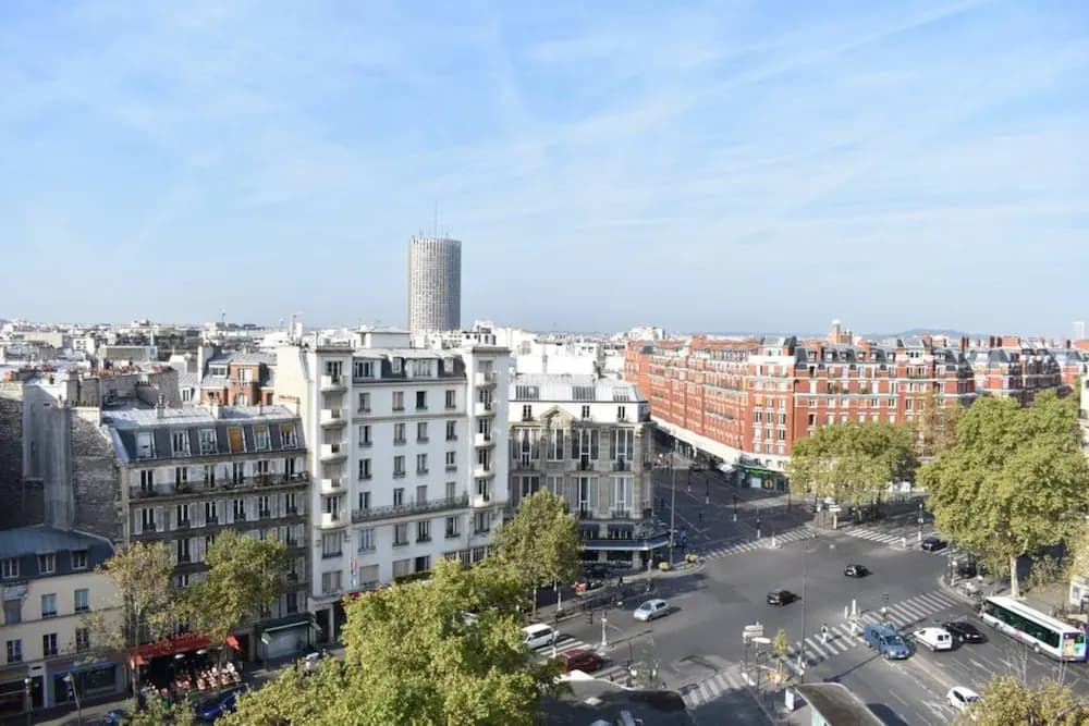 1 Bedroom Apartment With Amazing Views in Paris - photo 9