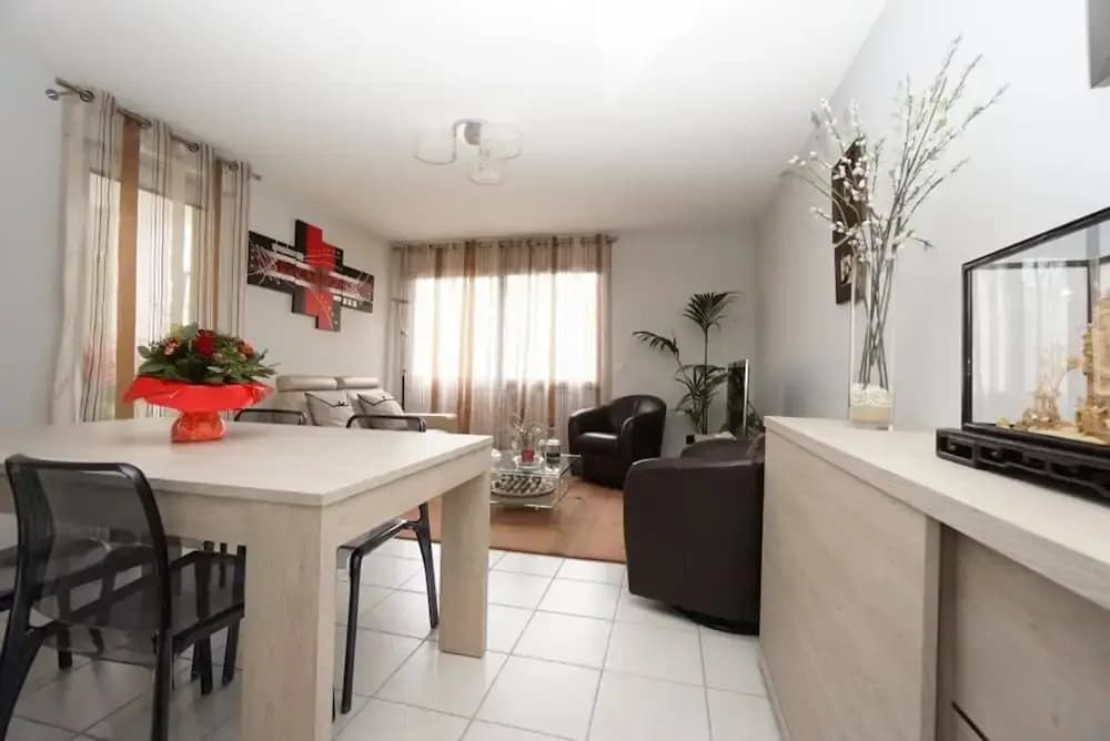 Apartment with 2 Bedrooms in Paris, with Wonderful City View And Wifi - photo 5