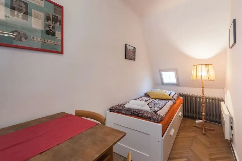 Velvet Revolution Apartment - photo 6