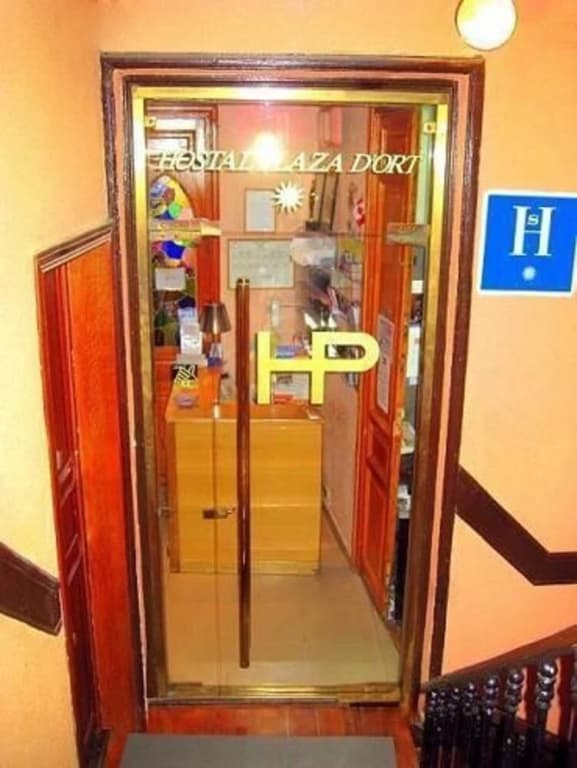 Hostal Plaza Dort - photo 2