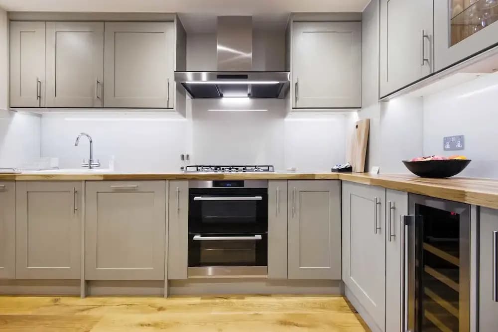 The Earl's Court Square Garden Apartment - ALBS - photo 28