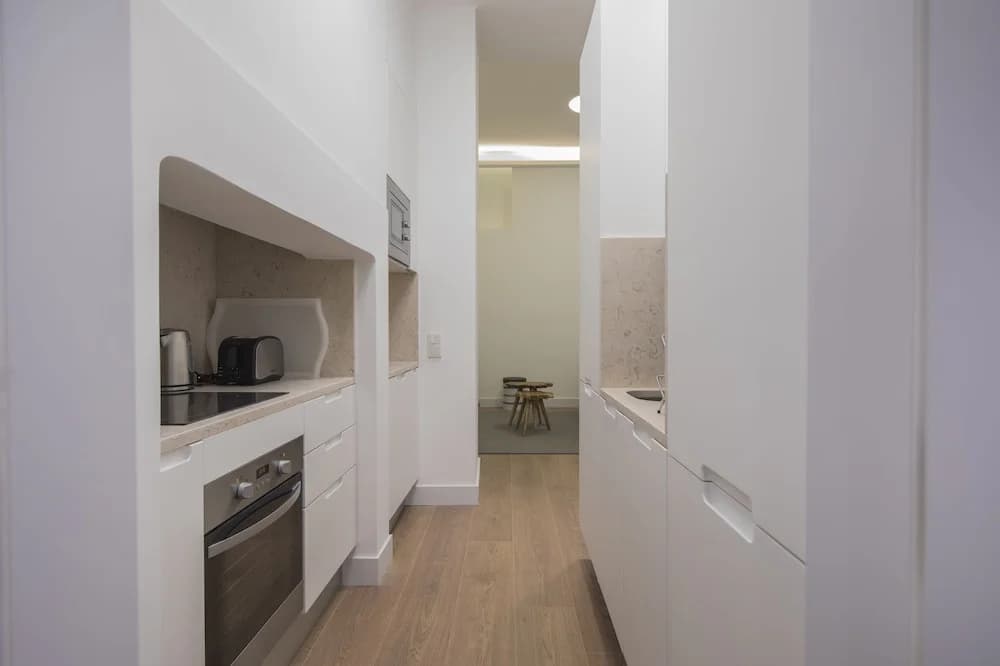 High Ceiling Duplex Apt Cais do Sodre - photo 16