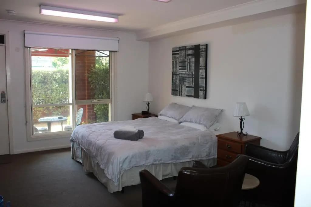 Box Hill Studio Apartment 2 - photo 6