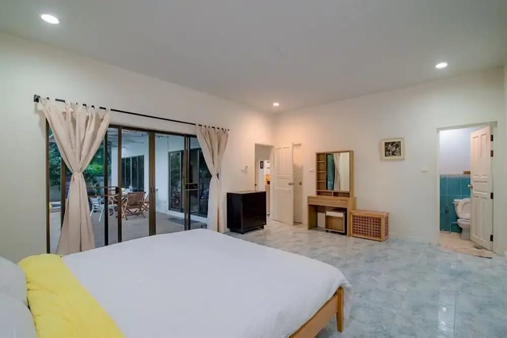 Great Green E Pool Villa - main photo
