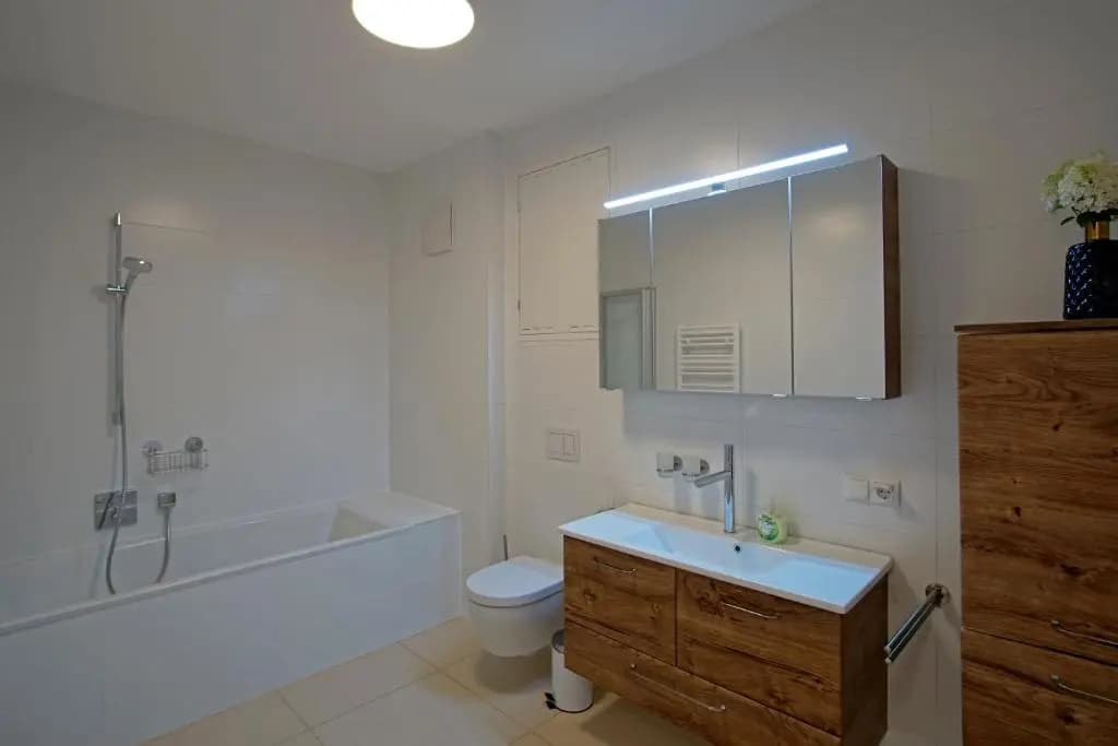 English Theater Apartment at Rathaus - photo 8