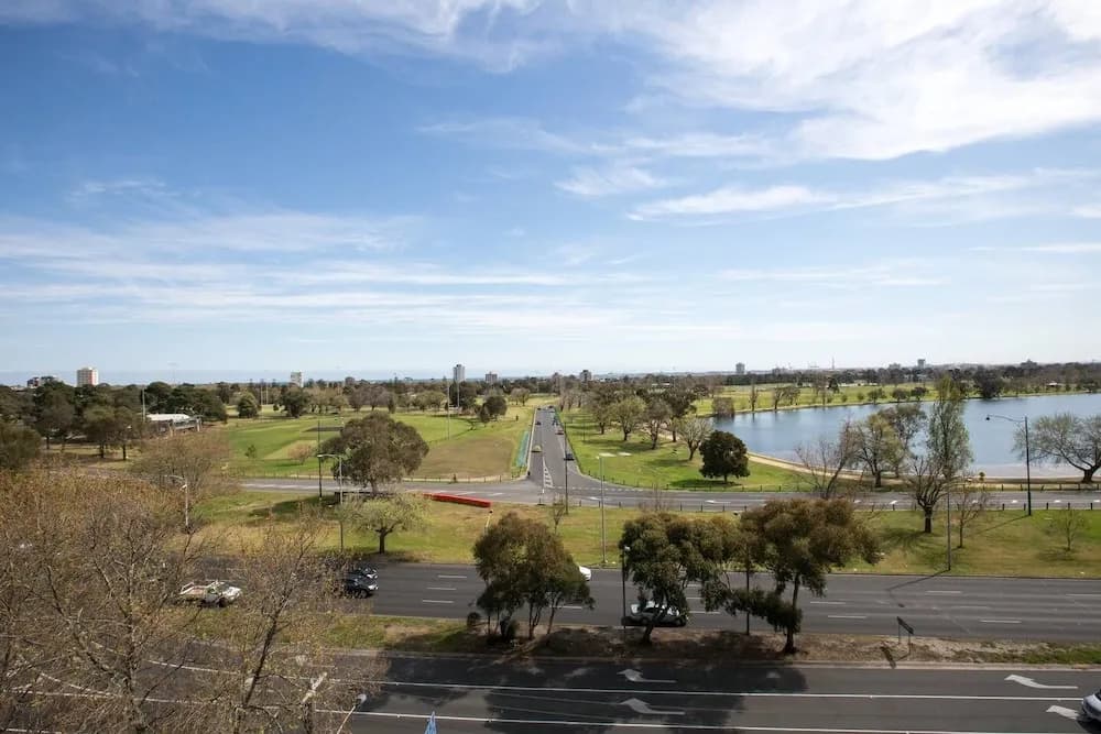 Breathtaking Lake/parkview Apt Pool&gym@3br - photo 13