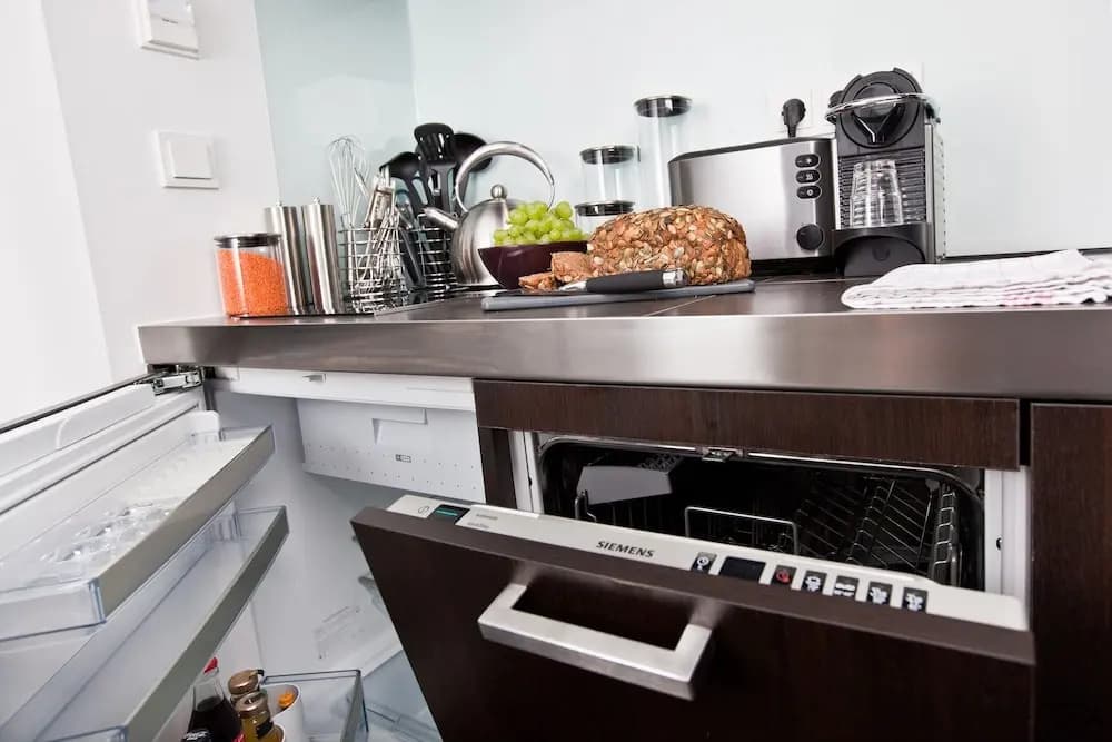 GOODMAN'S LIVING GmbH - photo 11