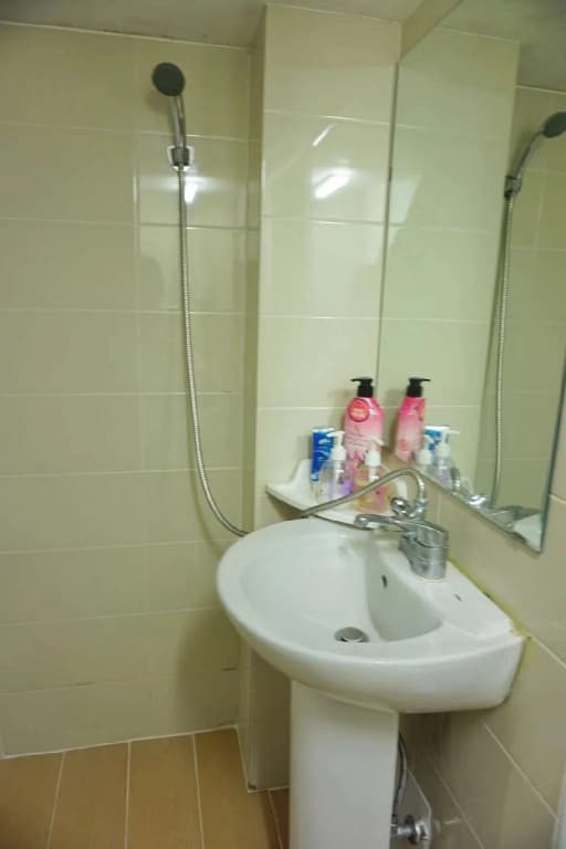 Tiara Guesthouse - Hostel - photo 8