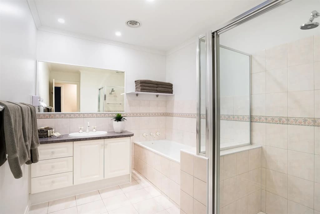 Fawkner Executive Suites & Serviced Apartments - photo 10