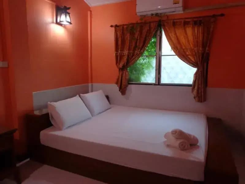Baan Pi Klao Guest House - photo 4