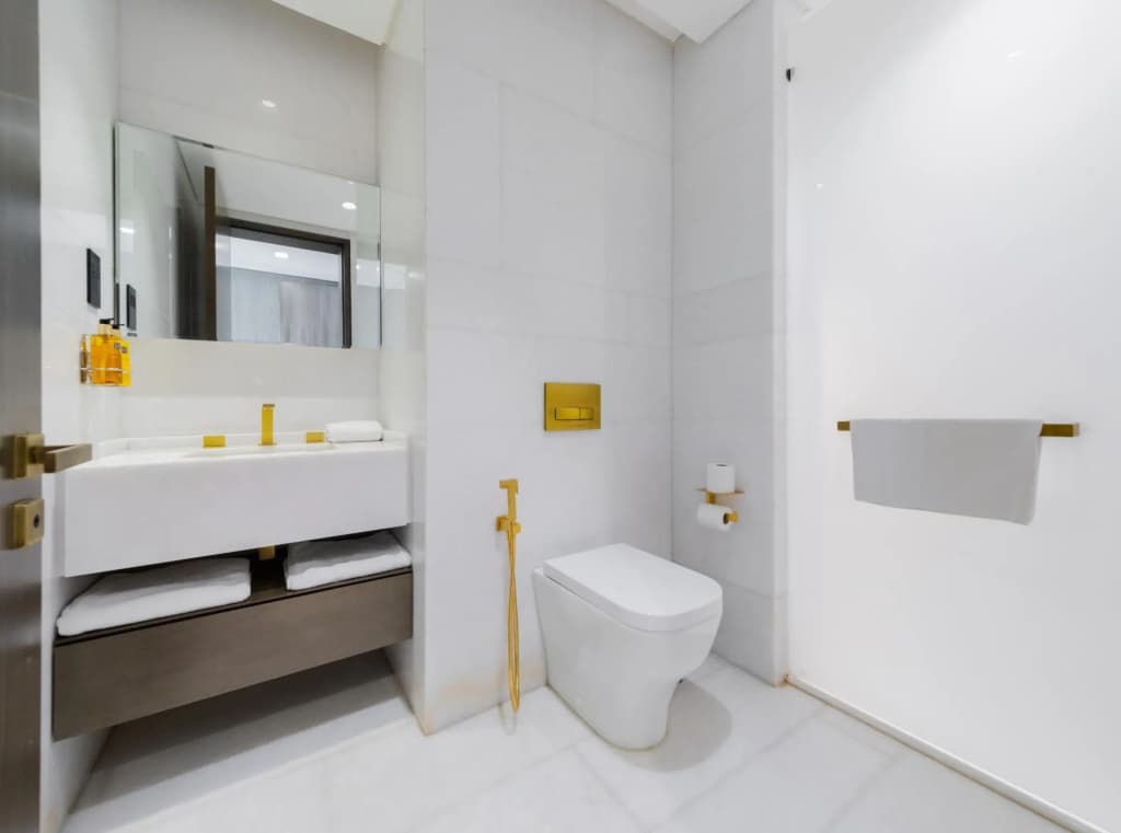 DXB - Five - 41506 - PJ - photo 7