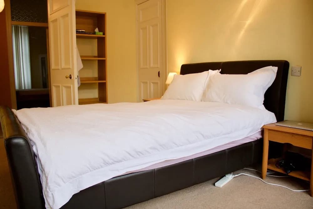 2 Bedroom Bruntsfield Apartment - photo 23