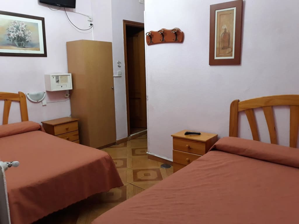 Hostal Fuentesol - photo 2