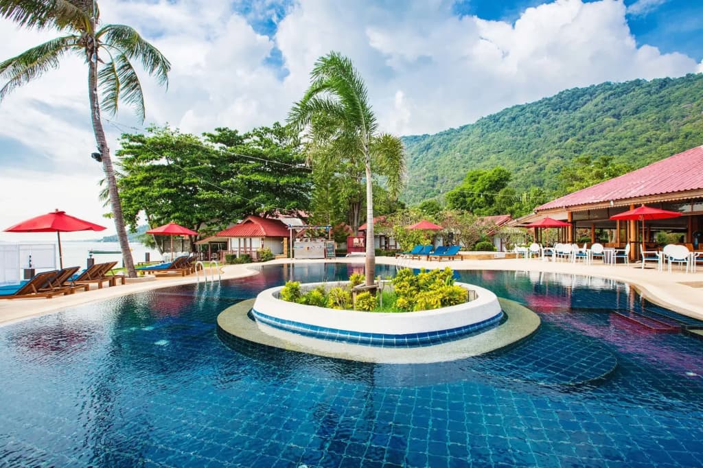Buri Beach Resort - photo 15