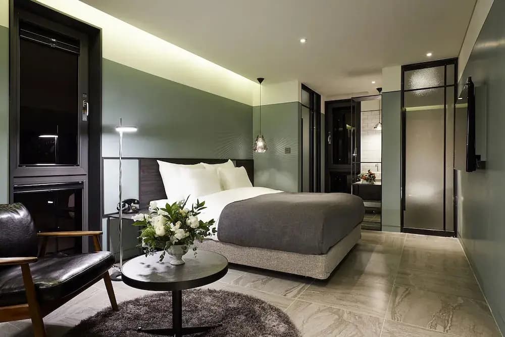 Nine Brick Hotel - photo 3