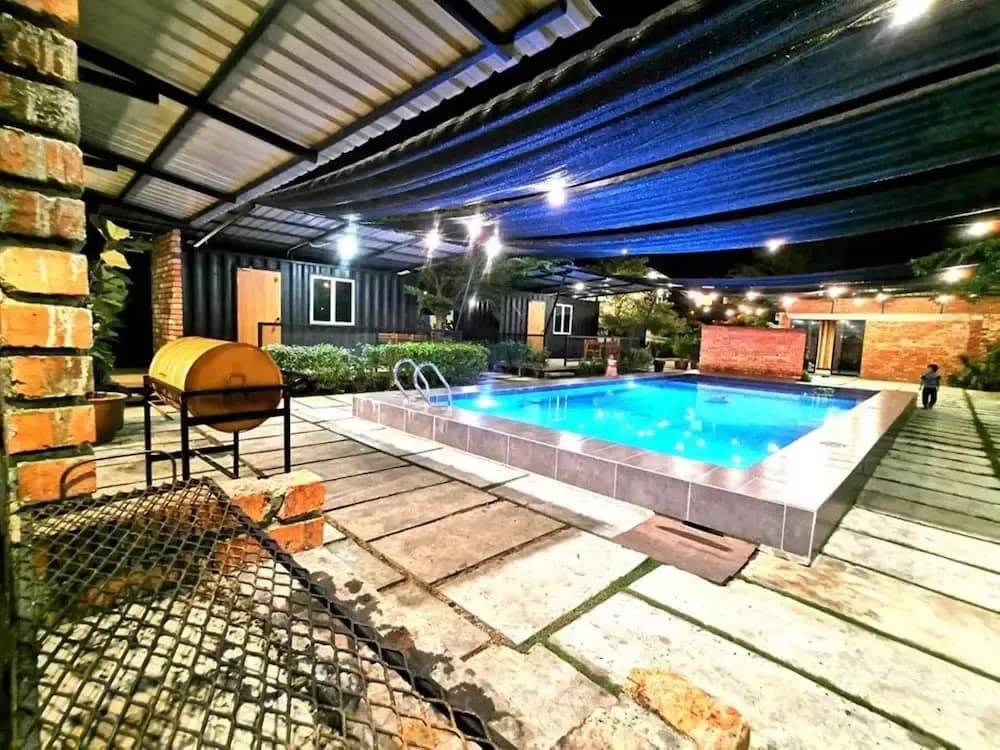 Petak Padin Cottage By The Pool - photo 13