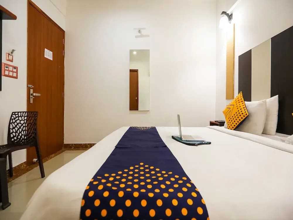 Hotel Deluxe Inn - photo 3