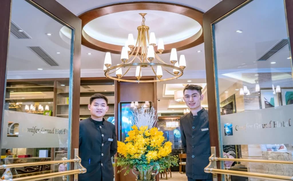 Conifer Grand Hotel - photo 21