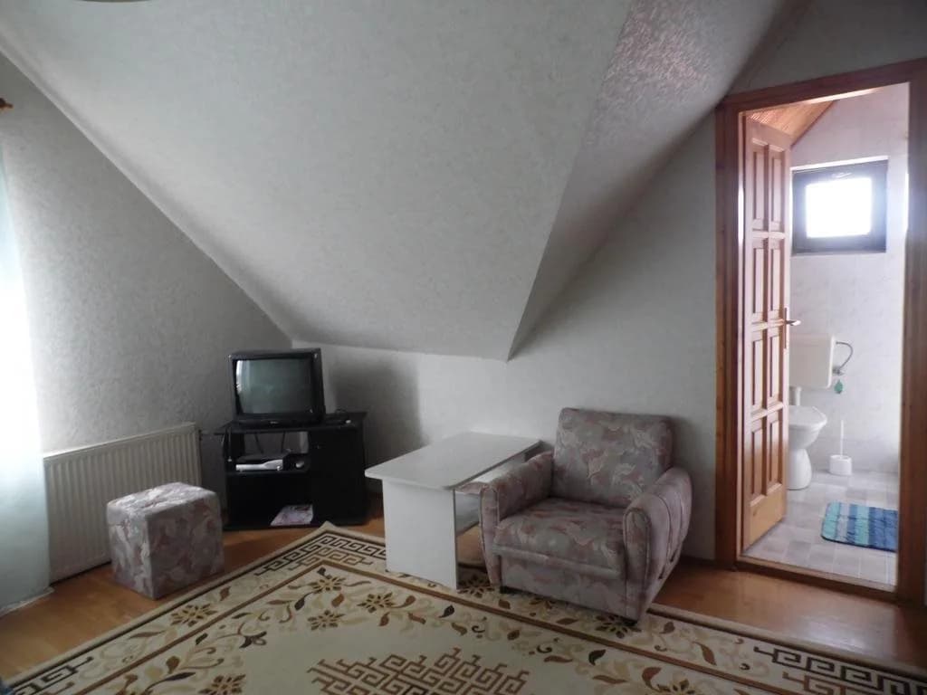 Agi Panzio Obuda - photo 3