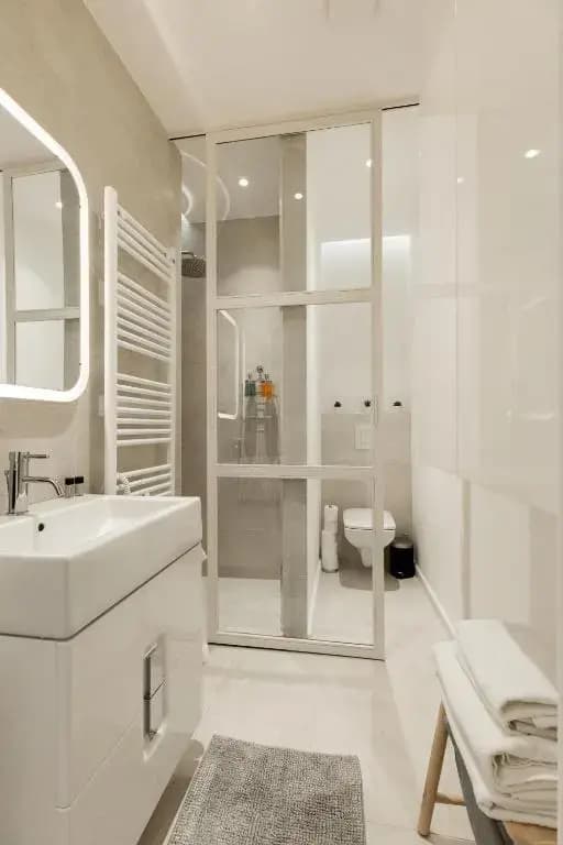Space and Style in The Heart Of Budapest w 2BR&2BT - photo 2