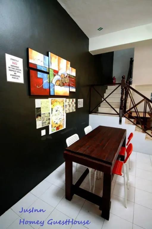 JusInn Homey Guesthouse - photo 11