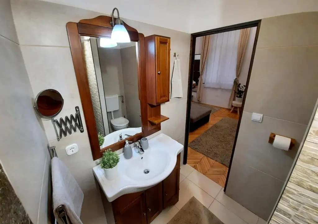 Central Gold Apartment - photo 3