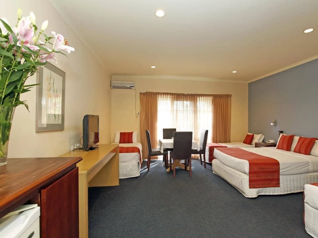 Greensborough Motel - photo 3