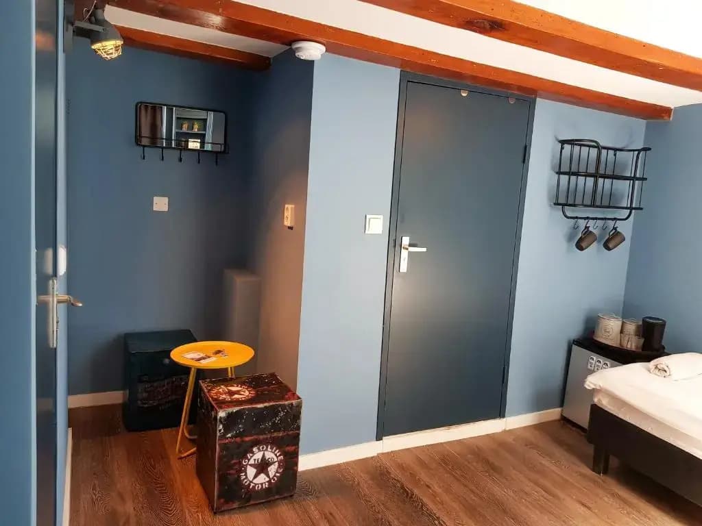 Urban Vibes Guesthouse - photo 10