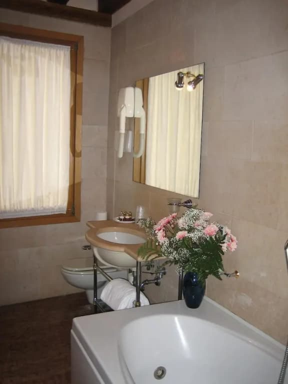 San Simeon Apartments - photo 9