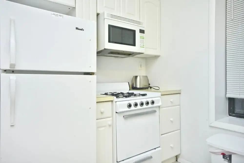 Fancy 2 BR on Upper East Side - photo 13