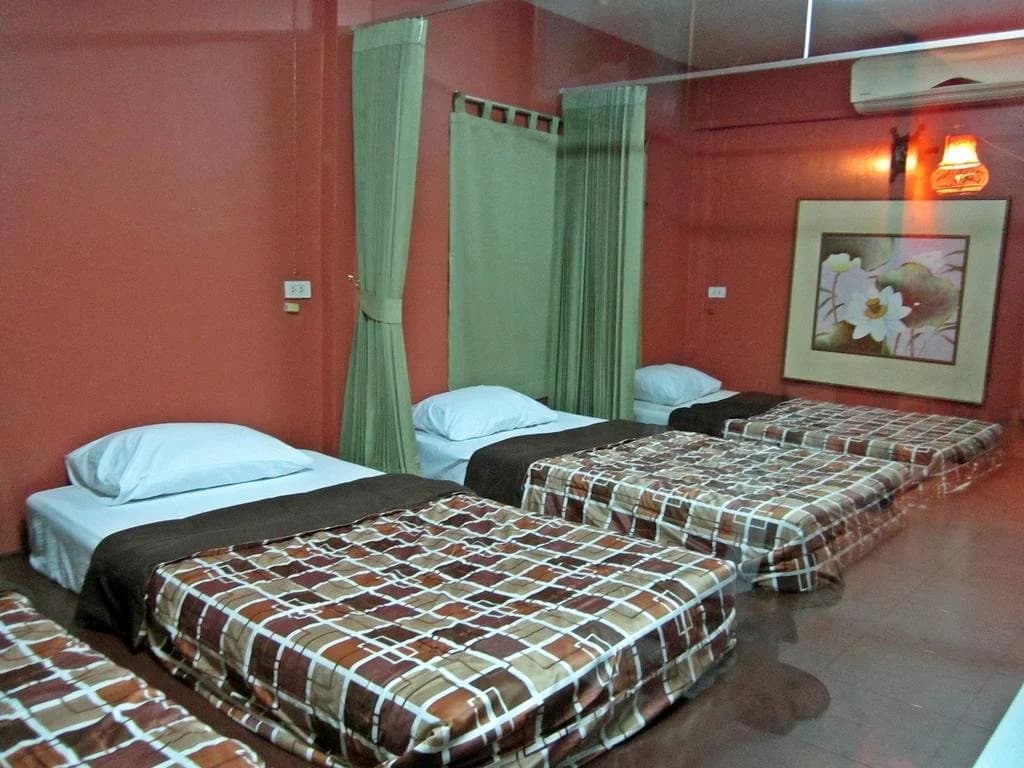 Phuket Airport Hostel and Homestay - photo 9