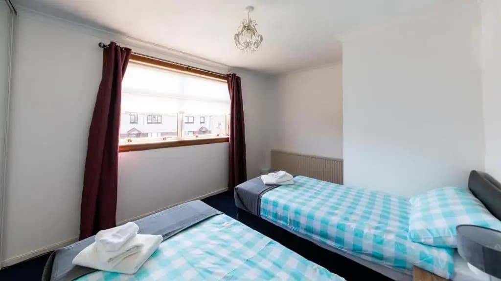 3 BED House w/Drive & Garden v/Fast WiFi near bioQuarter - photo 2