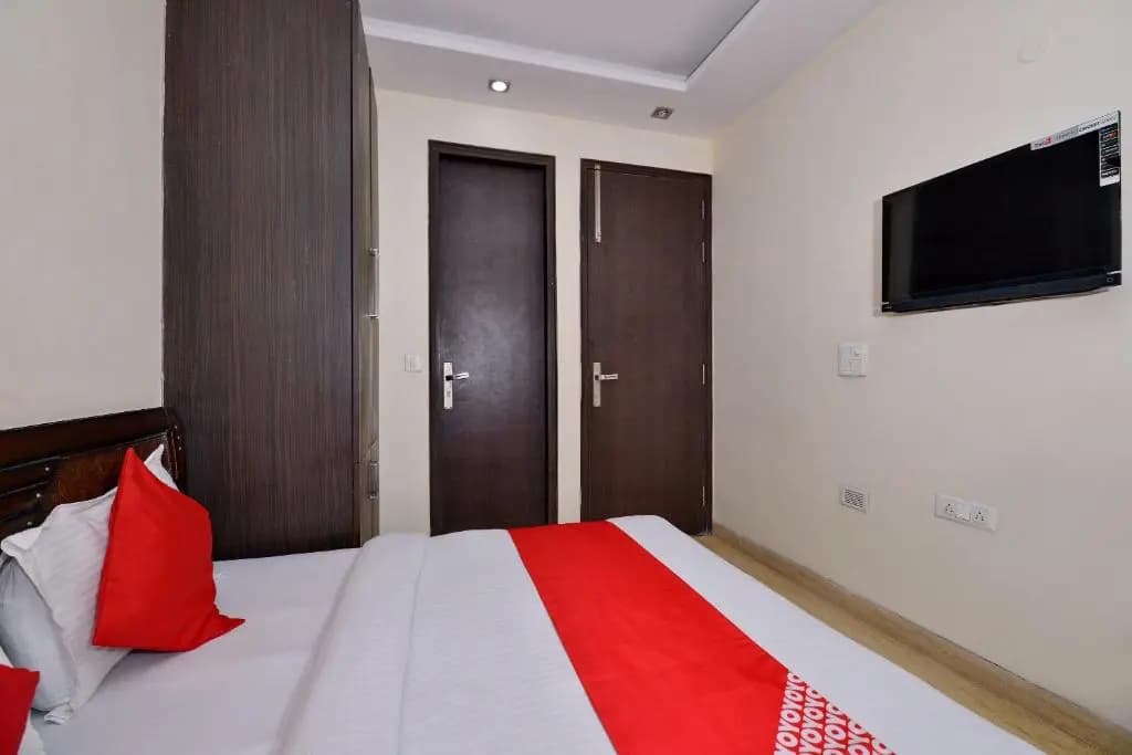 Hotel Lotus B&B By OYO Rooms - photo 15