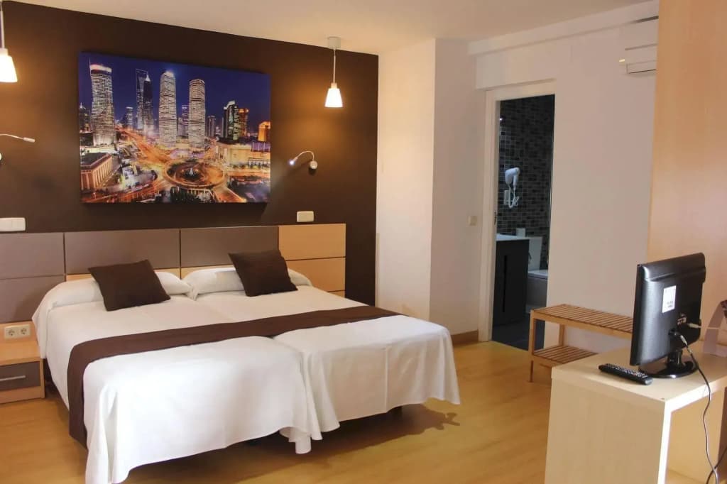 Hostal Falfes - photo 3