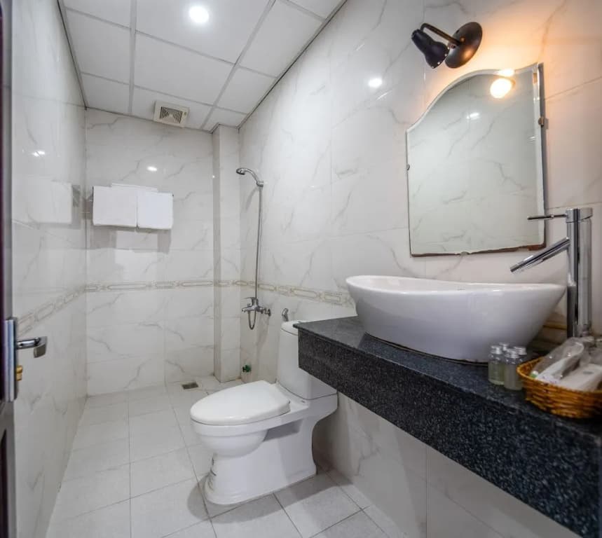 Lotus Rock Hotel - photo 8
