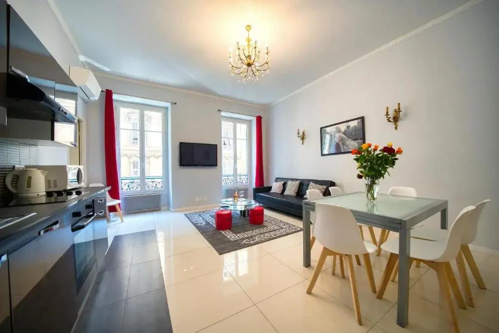 Lusso 5 beds Central Apartment - photo 15