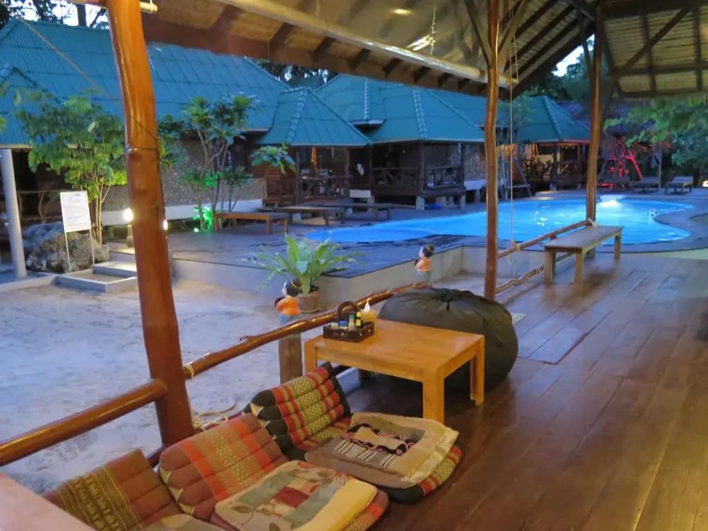 V-View Beach Resort - photo 10