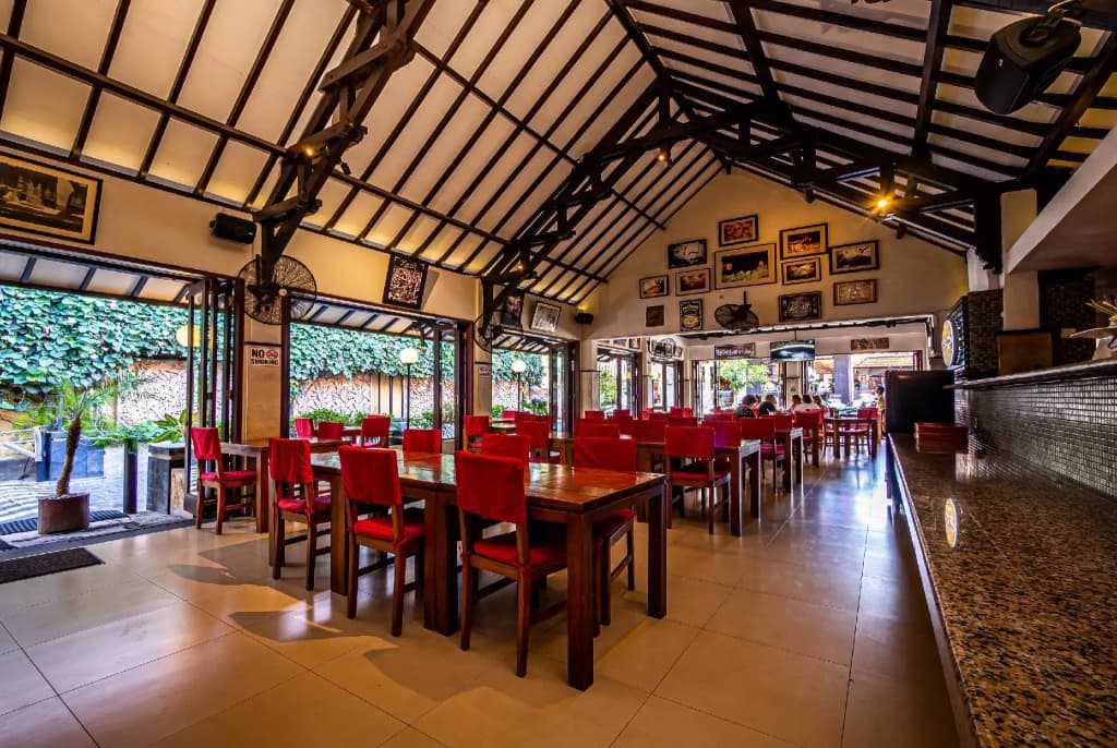 Yulia Beach Inn Kuta - photo 17