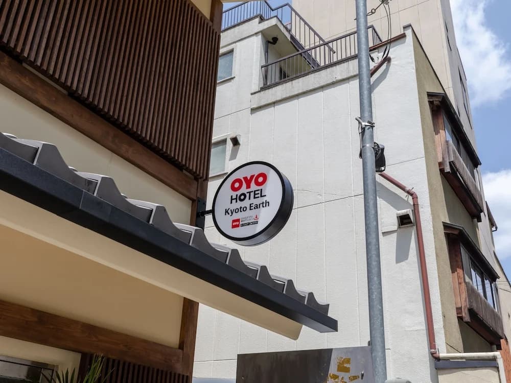 OYO Earth Hotel - main photo